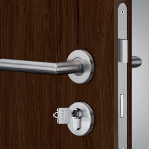 PUERTAS Y COMPONENTES
